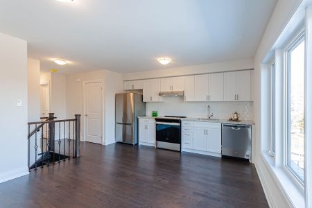 For Lease - 37 Wild Rose Gardens Unit# 2, Toronto, Ontario - Photo 4