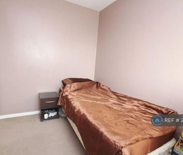 2 bedroom end of terrace house to rent - Photo 1