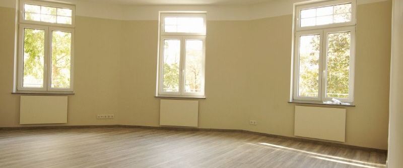 Dreiraumwohnung mit Balkon und Stellplatz in Erfurt-Süd - in Kürze bezugsfrei: in 2024 komplett hochwertig sanierte Wohnung - Photo 1