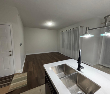 For Lease - 88 Lightcatcher Circle, Brampton, Ontario - Photo 3