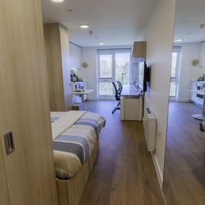 1 bedroom private hall to rent - Photo 2