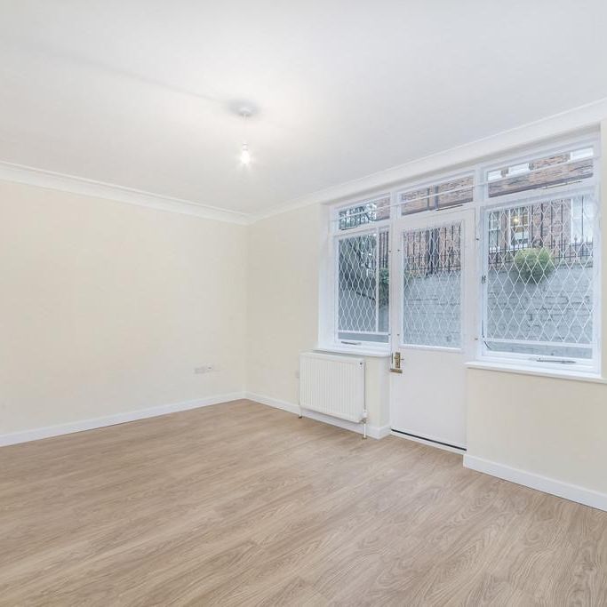 Studio to rent - Photo 1