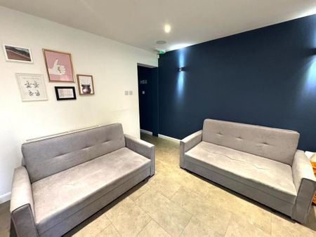 4 bedroom terraced house to rent - Photo 2