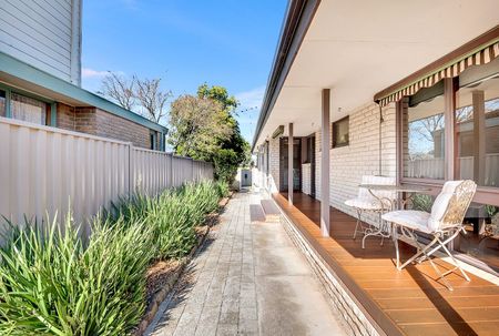 16 Somerset Street, Epping VIC 3076 - House For Rent | Domain - Photo 2