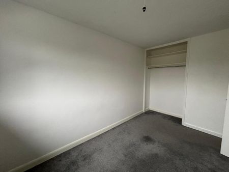 4 bedroom semi-detached house to rent - Photo 3