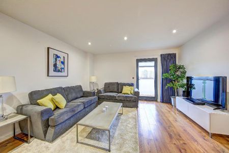 2 bedroom flat to rent - Photo 2