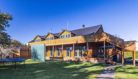 7 Bedroom Rental in Ohakune - Photo 3