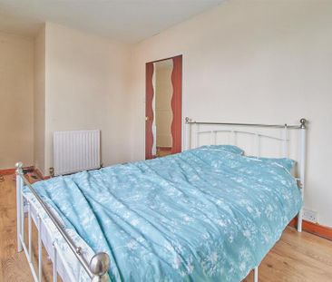 2 bedroom semi-detached house to rent - Photo 5