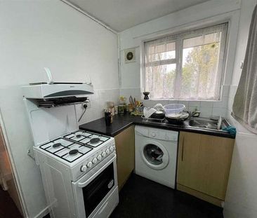 Lady Margaret Road, Southall, UB1 - Photo 2