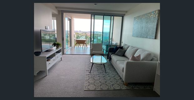 Fully Furnished 2 Bedroom Unit! Central Location! - Photo 1