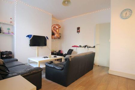 5 bedroom terraced house to rent - Photo 3