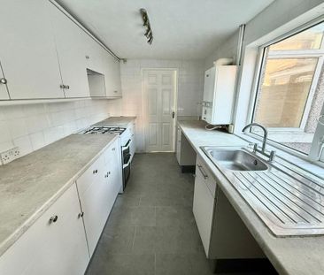 3 bedroom terraced house to rent - Photo 6