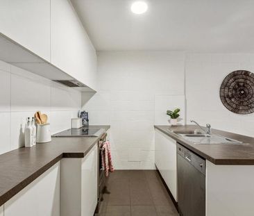 Entertainers pad, in the heart of Melbourne *OPEN FOR INSPECTION SATURDAY 5TH OCTOBER 2024 12:00pm - 12:15pm - PLEASE REGISTER TO VIEW* - Photo 6