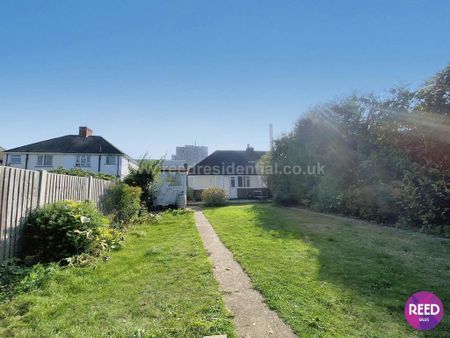 3 bedroom semi-detached bungalow to rent - Photo 5