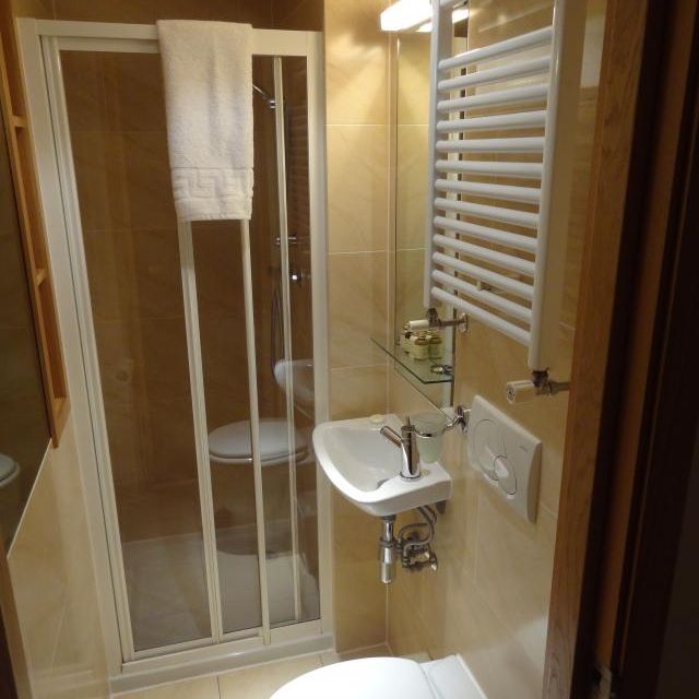 BILLS INCLUDED - Self-contained Studio Apartment in Bloomsbury, London WC1H - Photo 1