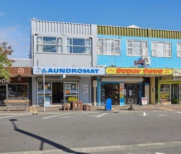 Spacious 6BR Family Haven - Wainuiomata - Photo 1