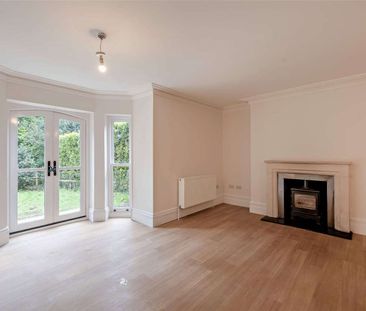 Newly renovated woodland cottage with wraparound garden on the outskirts of Knutsford. A Crown Estate property. - Photo 1