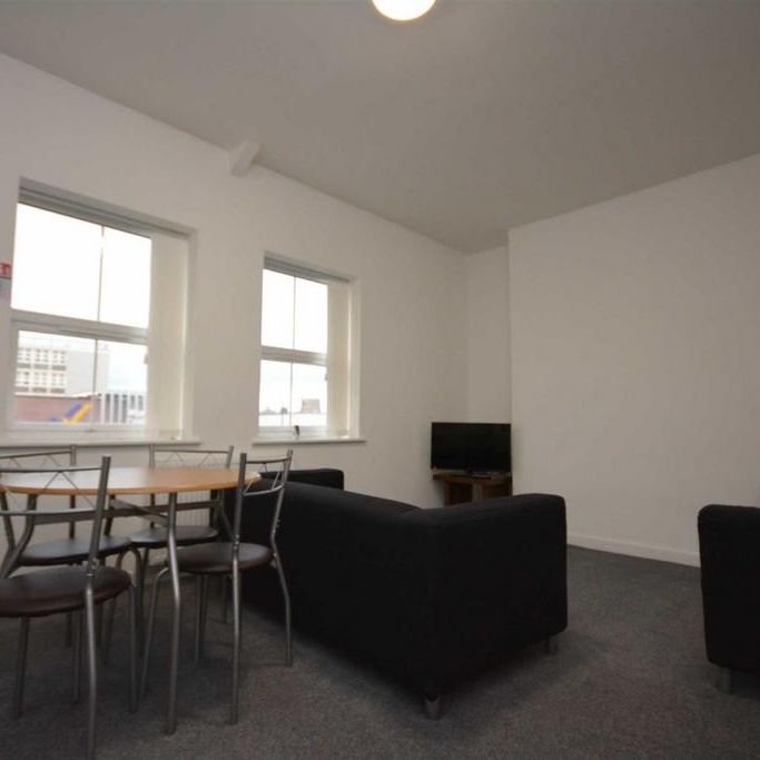 1 bedroom in a house share to rent - Photo 1