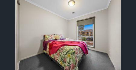 Stylish Family Home with Modern Comforts in Prime Lynbrook Location! - Photo 5