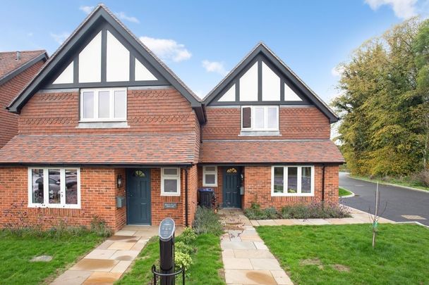 2 bedroom semi-detached house to rent - Photo 1