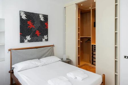 Vicolo Giardino, Milan, Lombardy 20121 - Photo 4