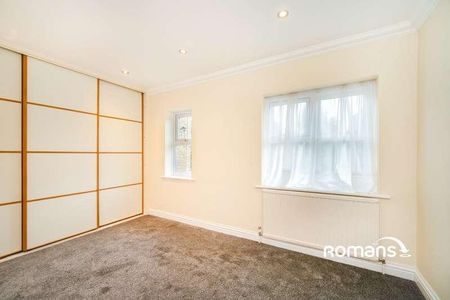 Irvine Place, Virginia Water, GU25 - Photo 3