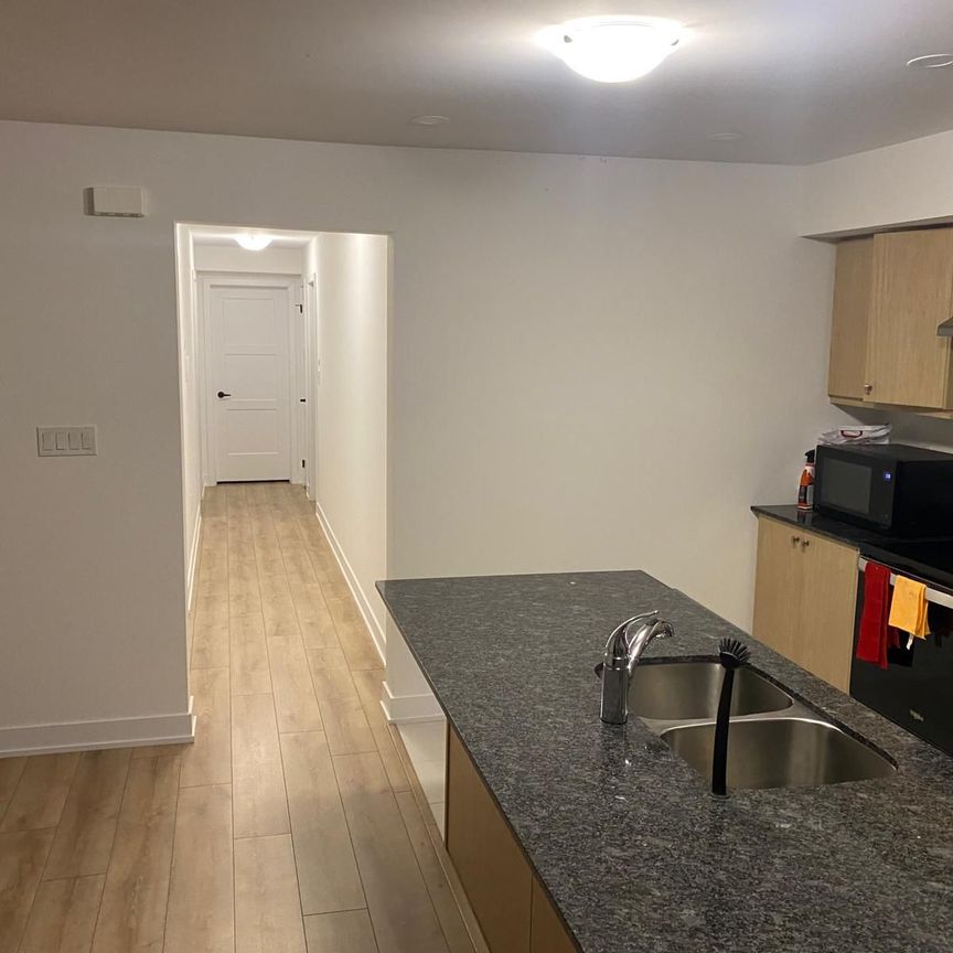 For Lease - 53 Pumpkin Corner Crescent Unit# 2, Barrie, Ontario - Photo 1