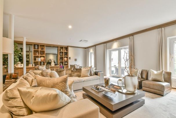 Appartement te huur: Van Eeghenstraat 230 1071 GM Amsterdam - Photo 1