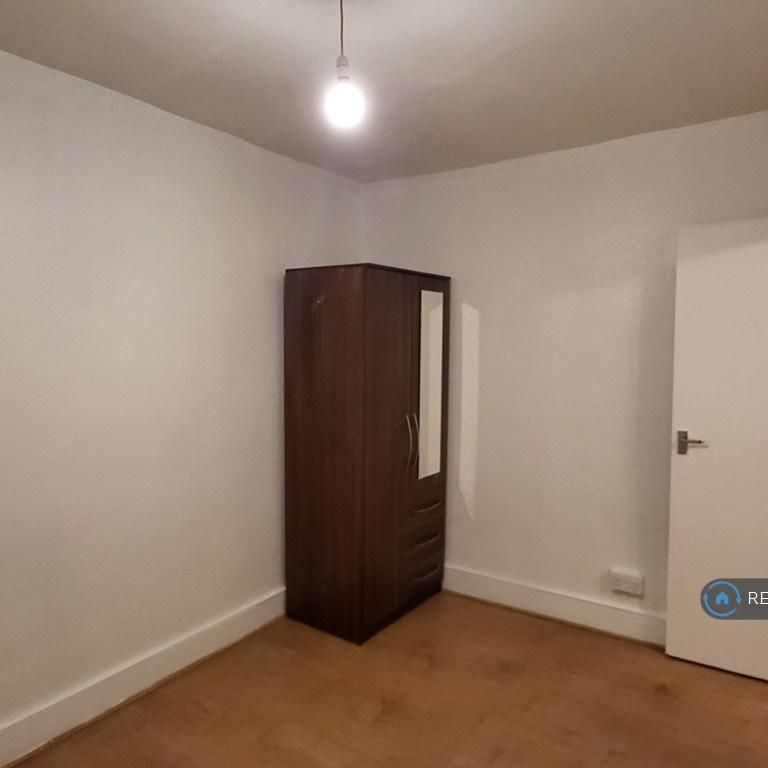 4 bedroom terraced house to rent - Photo 1