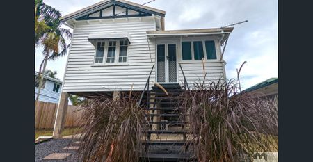 INNER CITY SPACIOUS QUEENSLANDER AVAILABLE NOW - Photo 2