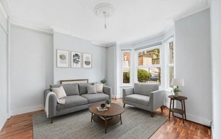 4 bedroom semi-detached house to rent - Photo 2