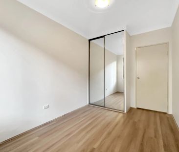 Beautiful Bright 2 Bedroom Apartment - Photo 5