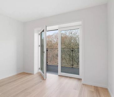 Skøn og moderne lejlighed med privat altan - Photo 3