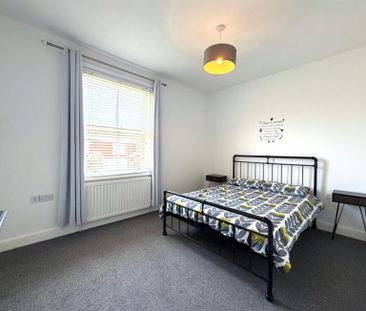 3 Bedroom Terraced To Let - Photo 4
