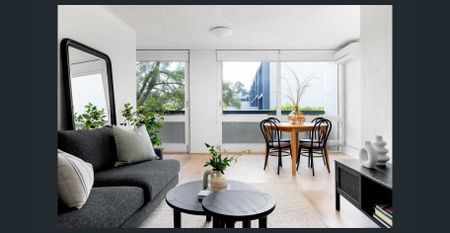 Fresh, Modern Living in a Premium East Melbourne Pocket - Photo 3