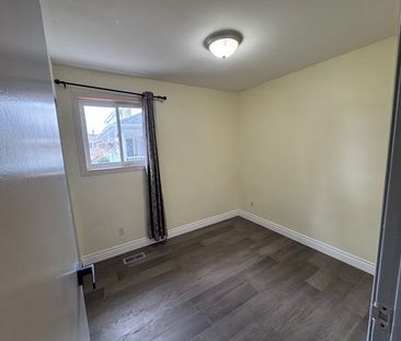 For Lease - 12 sultan pool Drive, Toronto, Ontario - Photo 2