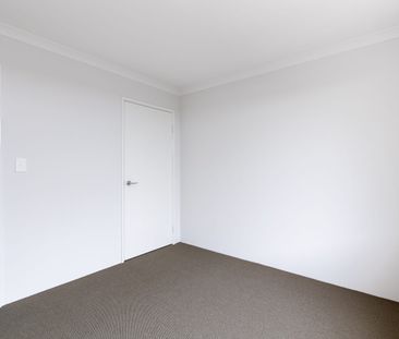 Spacious 4-Bedroom Home in a Dual key house with Natural Light and ... - Photo 5