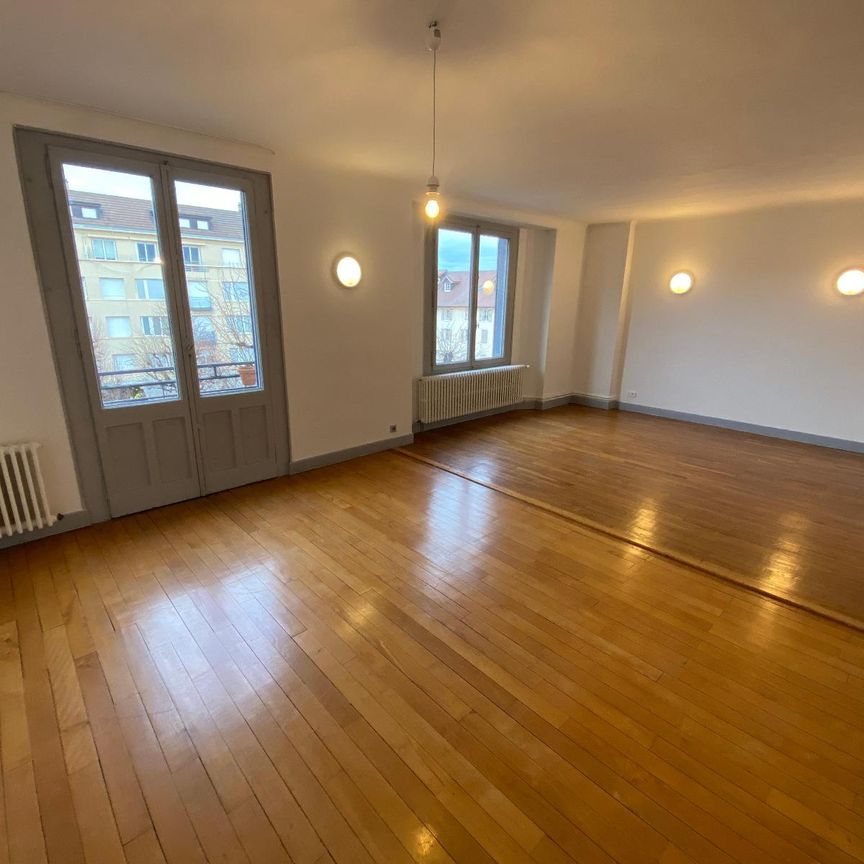 Location Appartement 2 pièces 64m² THONON LES BAINS 74200 - Photo 1