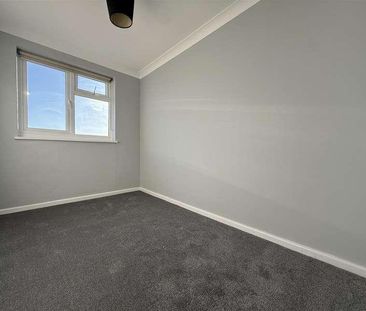 West Street, Portchester, PO16 - Photo 3