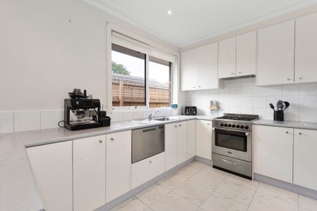 Stylish Single-Level Living in Prime Brighton Location - Photo 3