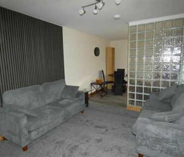 Flat 2 152, Upper Newtownards Road, Belfast, BT4 3EQ - Photo 1