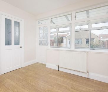 3 bedroom semi-detached house to rent - Photo 5