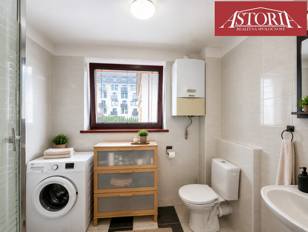 NA PRENÁJOM | Priestranný 2-izbový byt v centre Martina | Jesenského ul. | 54 m² - Photo 4