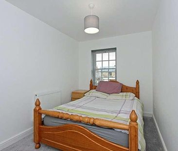 Hinde House, High Street, Milton Regis, Sittingbourne, Kent, ME10 - Photo 4