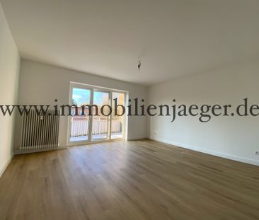 Ruhiges Horn - Neu modernisierte Endetagen-Wohnung mit großen Balko... - Foto 1