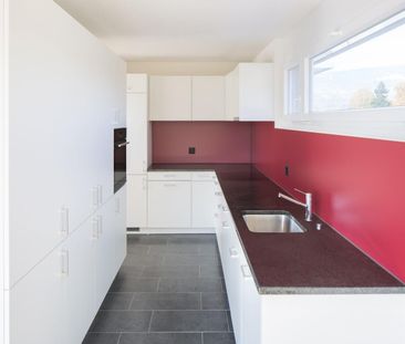 Moderne 3.5-Zimmer-Erdgeschosswohnung mit hochwertiger Ausstattung - Foto 2