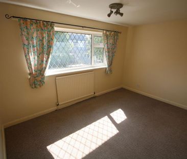 2 bedroom semi-detached house to rent - Photo 3