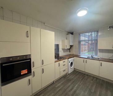 1 bedroom in a house share to rent - Photo 4