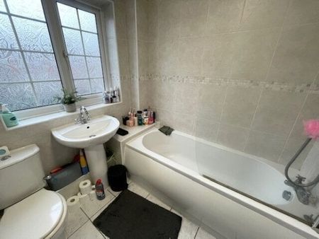 Roseheath Close, Derby, DE23 - Photo 4