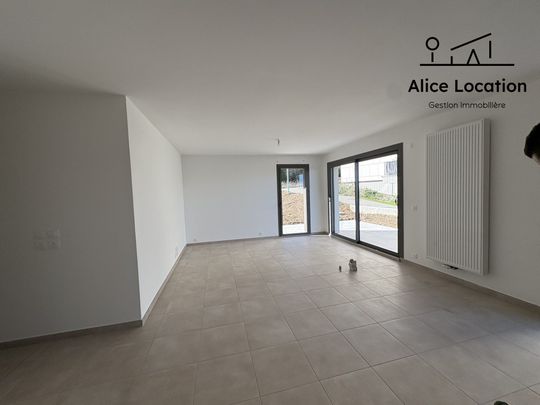 Location Appartement 4 pièces 87m² EVIAN LES BAINS 74500 - Photo 1
